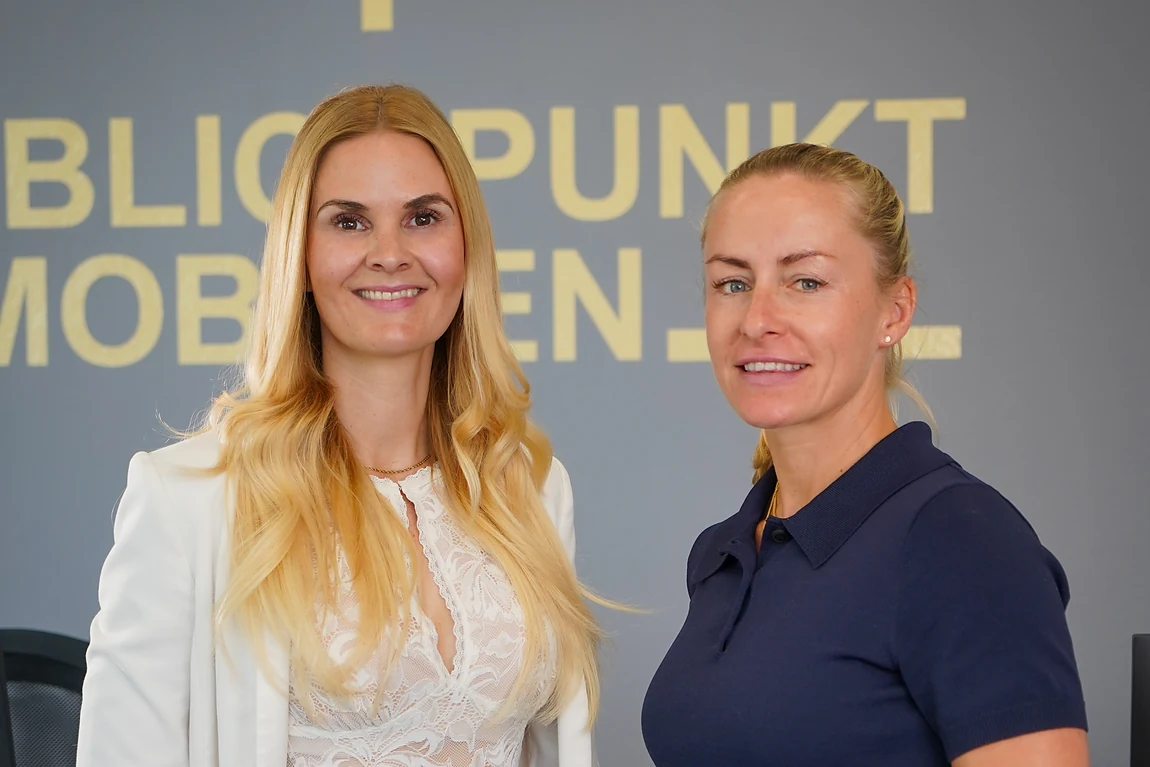 Das Team von Blickpunkt Immobilien empfängt Interessenten zur Besichtigung